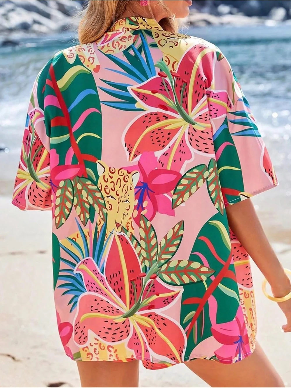 Women’s Tropical Print Two-Piece Short Set - Pink Multicolored Tropical
